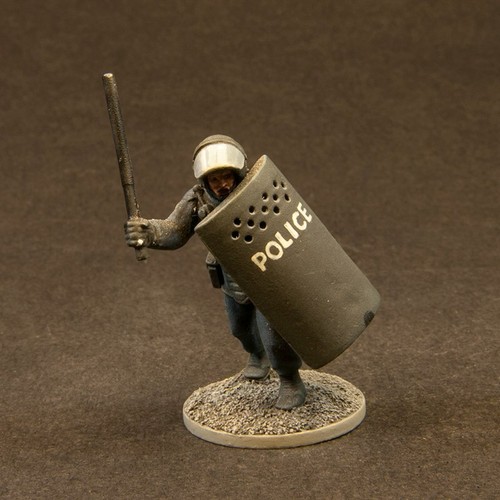 Offensive miniatures riot - offensive,