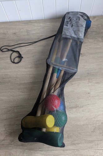 Croquet set complete with - complete,