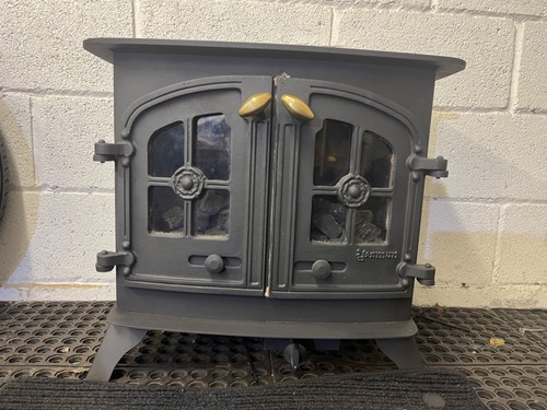 Yeoman gas stove dry stored - stove.,