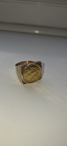 Sovereign signet ring - sovereign, 9ct