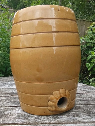Large vintage ceramic sherry - large,
