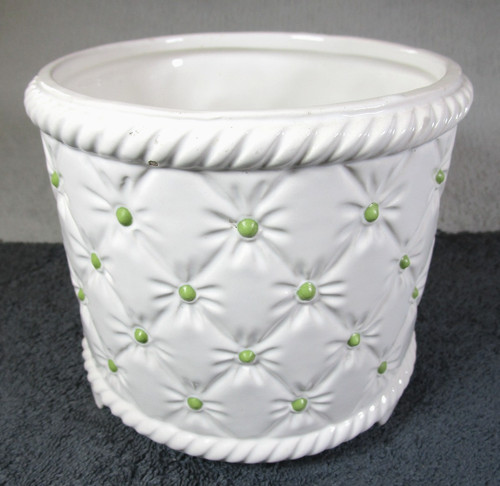 Lovely vintage white ceramic - white,