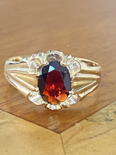 Gents 9ct gold garnet - ,