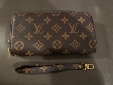 PRE-OWNED WOMEN'S LOUIS VUITTON WALLET EXCELLENT CONDITION