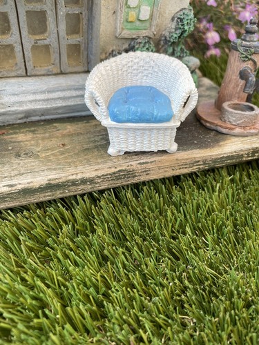 Fairy hobbit white - hobbit,