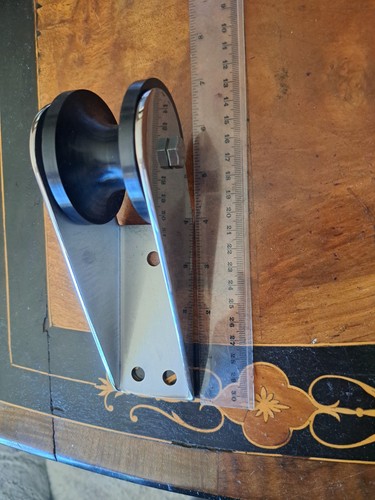 Anchor bow roller - bow,