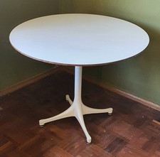 Table Herman Miller Side Table