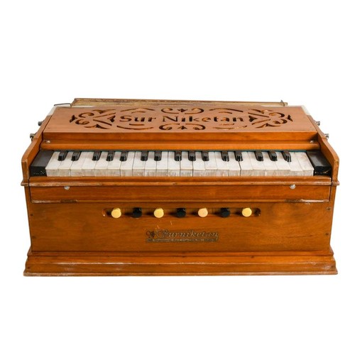 Sur niketan indian - niketan, harmonium