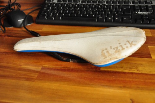 Fizik saddle manganese hollow - manganese,