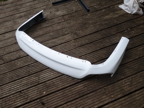 White ford mondeo mk5 - ford, rear