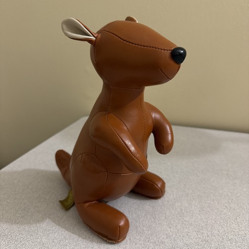 Züny kangaroo leather bookend - züny,