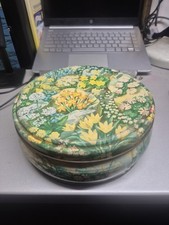 Vintage 1960 Floral Peak Frean