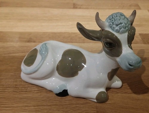 Studio szeiler pottery cow - studio,
