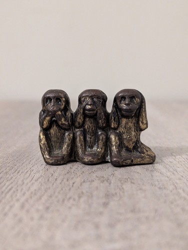 Brass small figurine - 3, wise