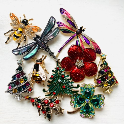 Brooch job lot - brooch, pieces