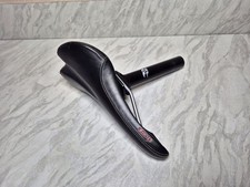 Charge Spoon Saddle With
