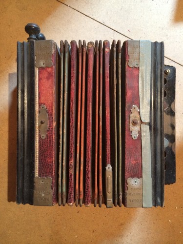 Vintage button melodeon - button,