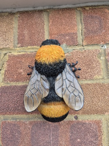 Bee garden ornament - ornament, resin