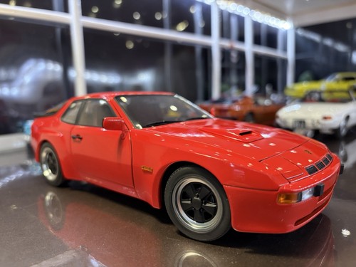 Autoart 1980 porsche 924 - 1/18,