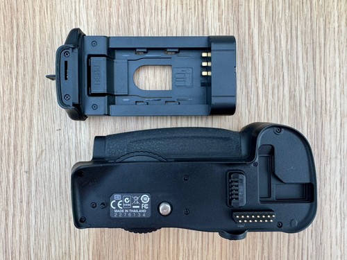 Genuine nikon d10 - genuine, mb-d10