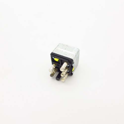 Relay fuel pump mercedes - relay,