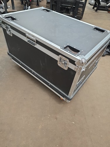 Flight case wheels - case, wheels.