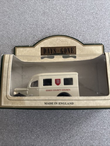 Lledo beford ambulance van - beford,