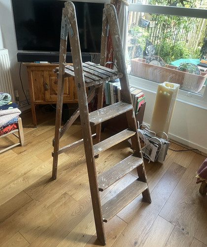 Wooden foldable step ladder - wooden,