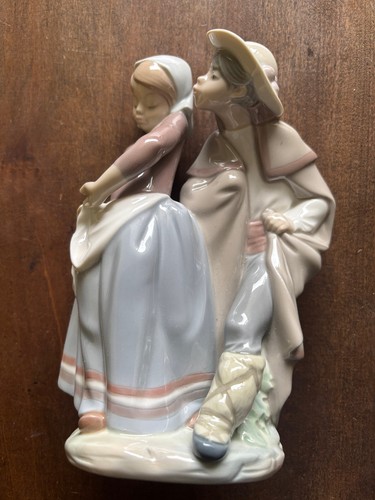 Charming lladro courting - charming,
