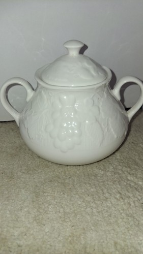 Wedgewood strawberry and - and, vine