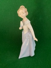 VINTAGE NAO by LLADRO FIGURINE PRIMERAS GALAS No 402 GIRL WITH FAN ~ SEE LISTING