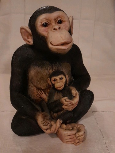 Chimpanzee mother baby resin - mother,