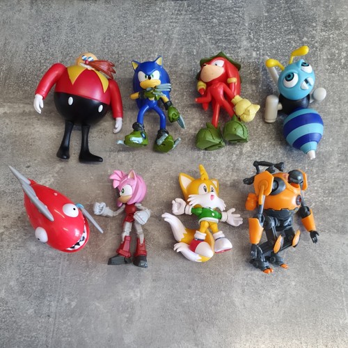 Sonic the hedgehog figures - 3",