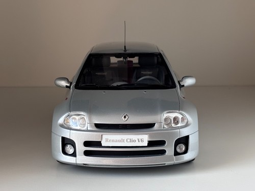 Ottomobile renault clio - 1/18,