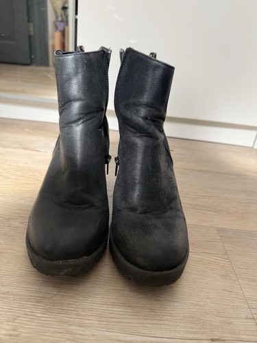 River island black ankle