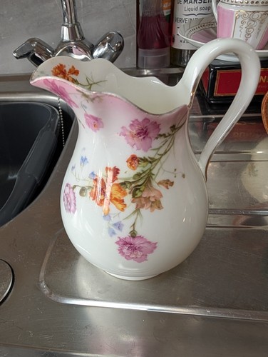 Vintage royal doulton milk - royal,