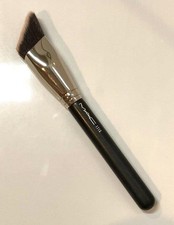 MAC❣️ 171S SMOOTH-EDGE ALL OVER FACE BRUSH for makeup foundation blush powder