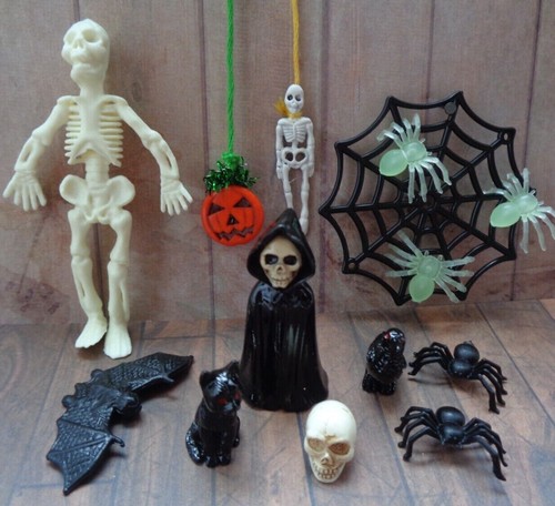 Dolls house miniature set - dolls,