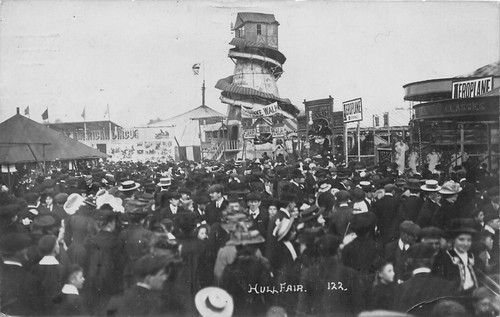 Postcard hull fair crowds - postcard,