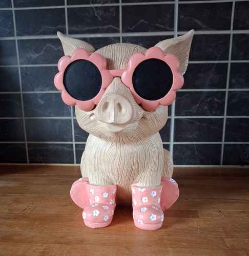 Pig figurine with - glasses, &