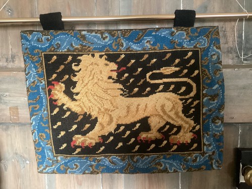 Completed black lion - black,