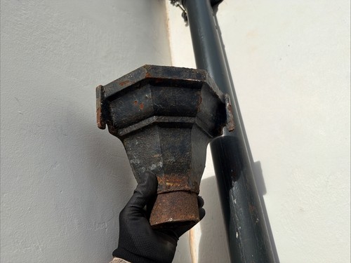 Cast iron corner - cast,