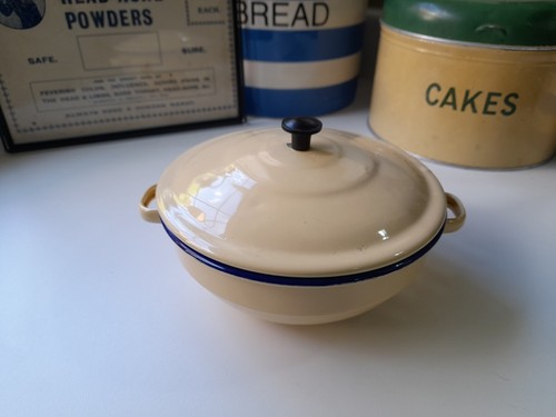 Vintage cream enamel bowl - cream,