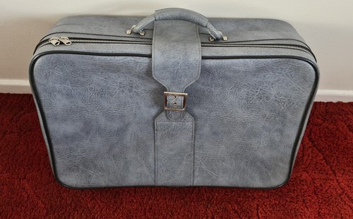 Vintage medium suitcase - vintage, 24