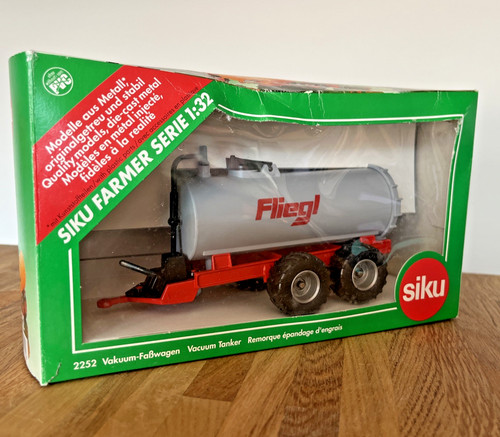 Siku 2252 fliegl vacuum - 2252,