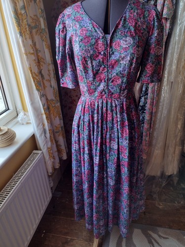 Laura ashley dress size - laura,
