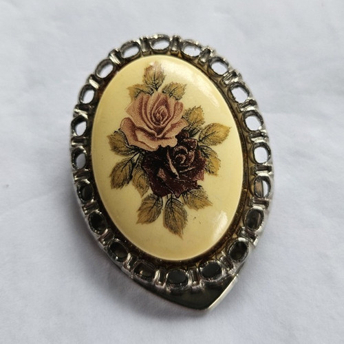 Oval floral cameo style - cameo,