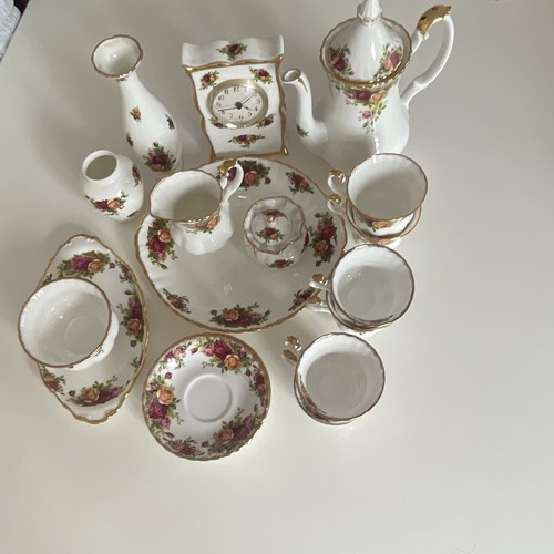 Royal albert old - old, roses