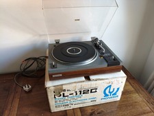 Pioneer P-112D Turntable in