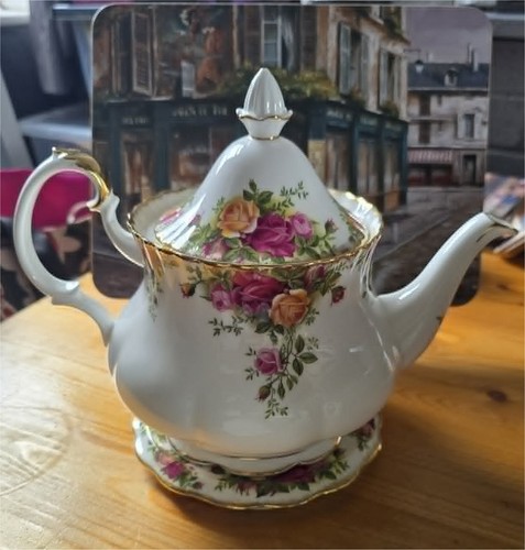 Royal albert old - old, roses